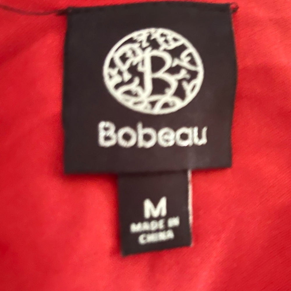 Bobeau red top metallic threads and tie at the back at the neck. Size Medium. - Picture 3 of 5